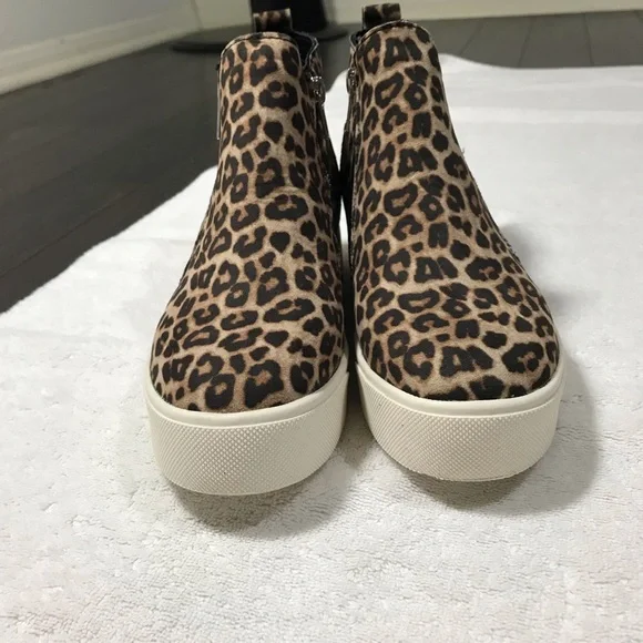 NEW IN BOX Soda Zip Platform Leopard Shoes - Picture 5 of 10